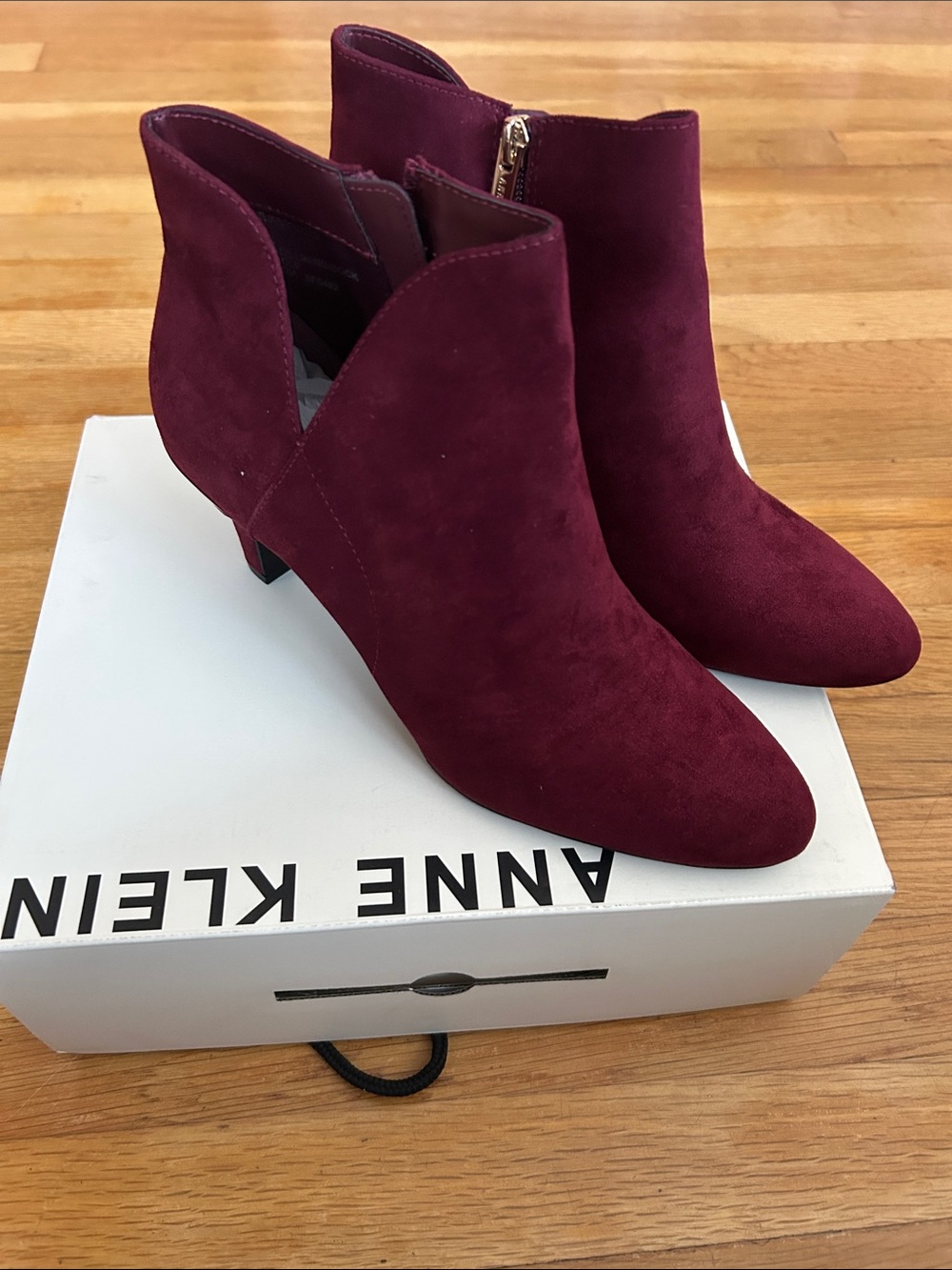 Anne Klein Burgundy Suede Cutout Ankle Booties size 9M